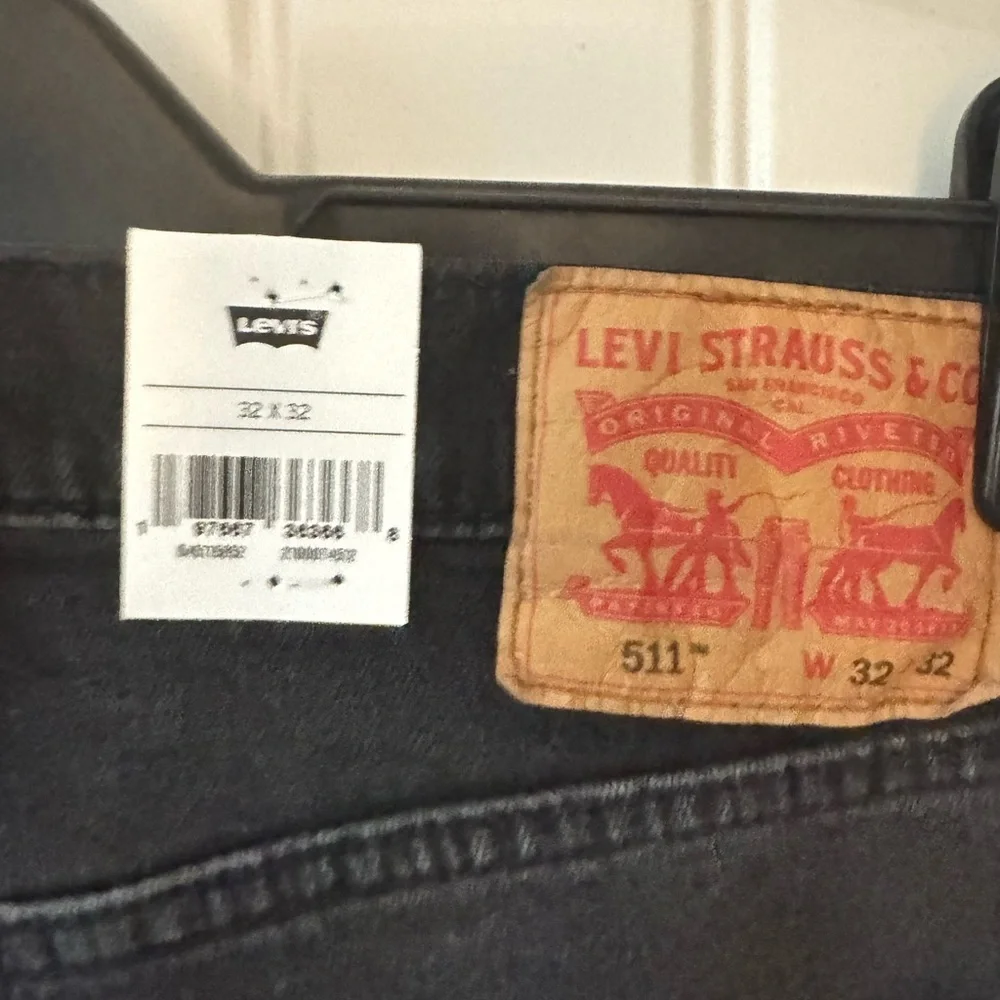 LEVIS
Men's 511 Flex Slim Fit Jean 👖
Size 32/32 - Picture 4 of 6